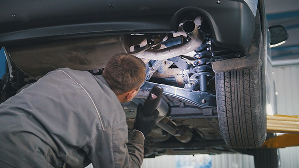 6 Clues That Your Car’s Suspension Is Worn Out | The Model Garage
